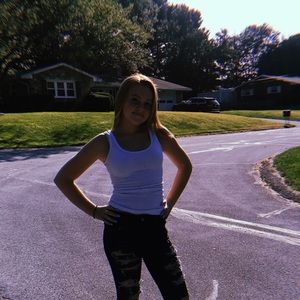 Meet your Posher, Mia